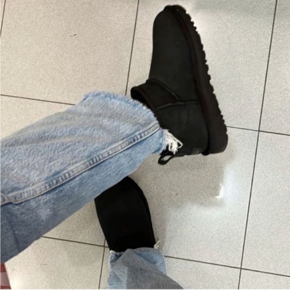 UGG Ultra Mini Classic Boot Black